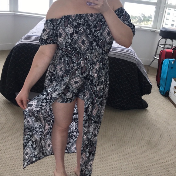 LF NWT off the shoulder maxi romper dress 🌼 - Picture 4 of 8